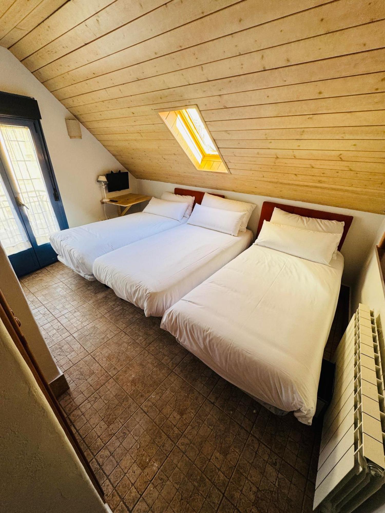 וויאלהה Hostal Nau Pradets מראה חיצוני תמונה