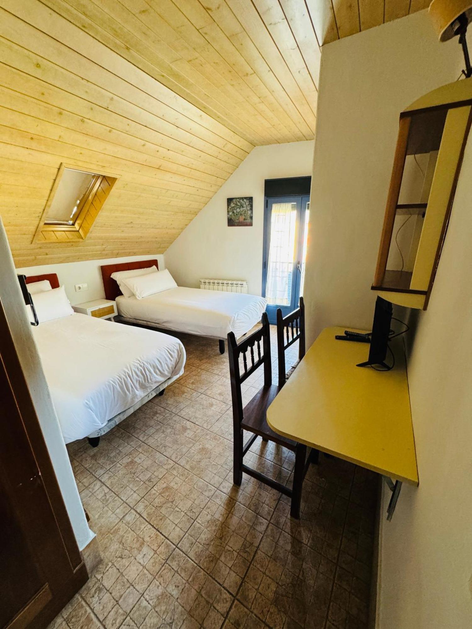 וויאלהה Hostal Nau Pradets מראה חיצוני תמונה